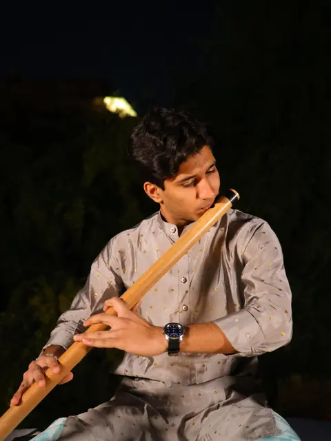 Bansuri player