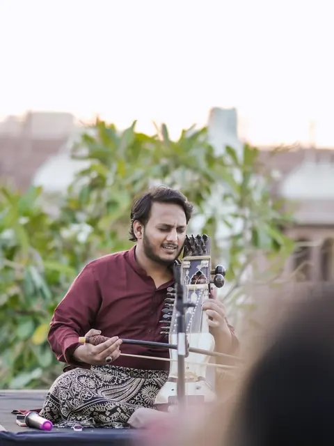 Bowed string player